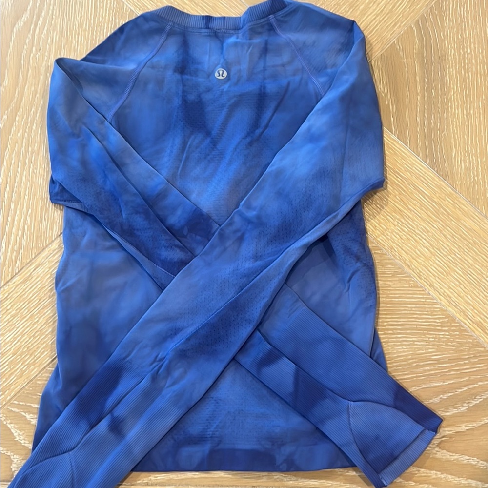lululemon Blue tie dyed cropped swiftly